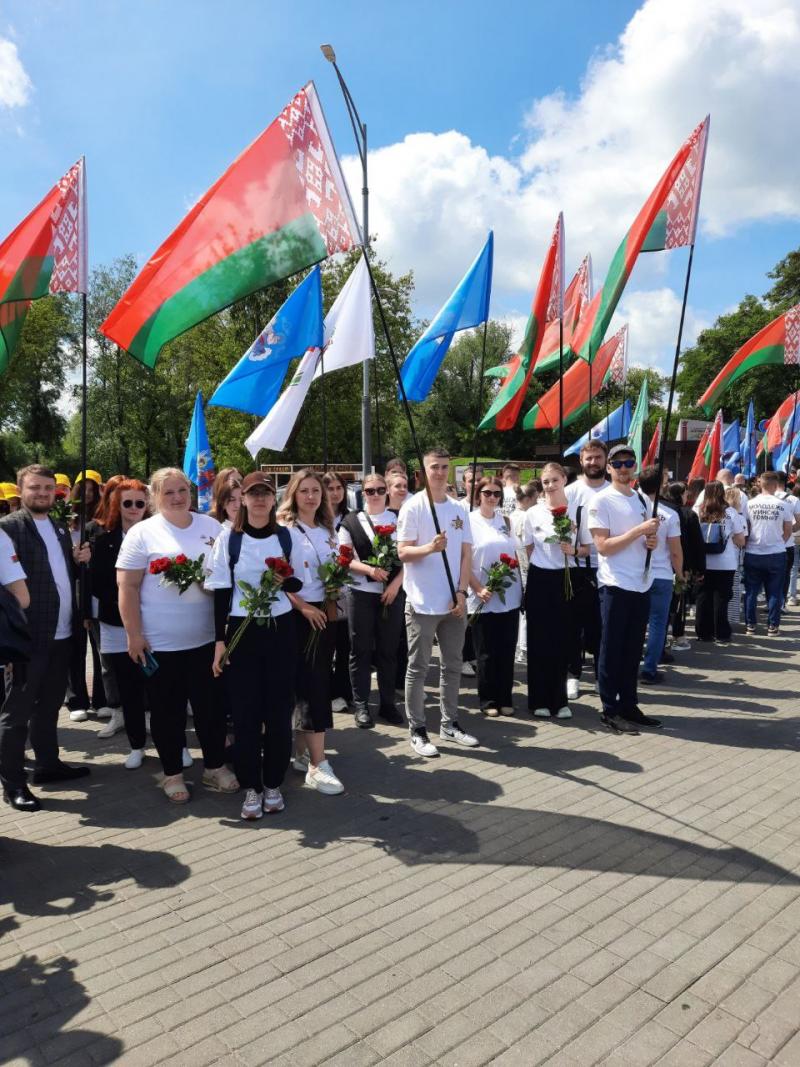 Молодежь БелГИМ приняла участие в диалоговой площадке в Бресте, а также в церемонии возложения цветов в Мемориальном комплексе 