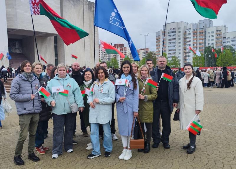 Коллектив БелГИМ принял участие в районной патриотической акции, посвященной Дню Государственного флага Республики Беларусь, Государственного герба Республики Беларусь и Государственного гимна Республики Беларусь
